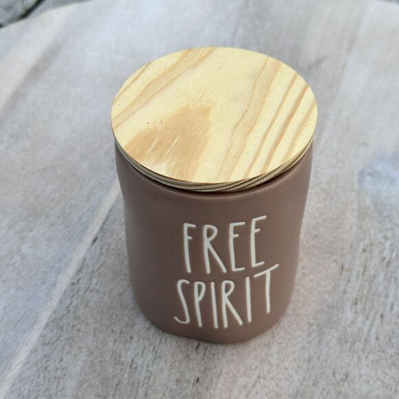 Rae Dunn Candle FREE SPIRIT Palm Dessert 8.7oz Etched Ceramic Jar NEW Khaki Cute - Picture 2 of 11